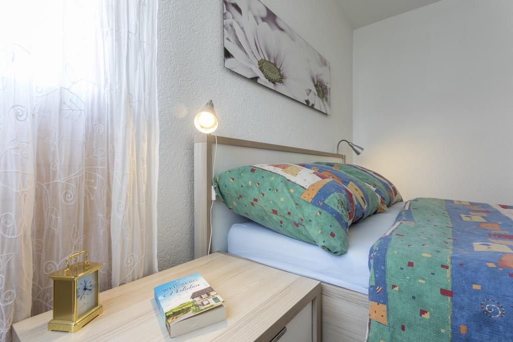 Apartment Haus Arnika Obersaxen Exterior photo